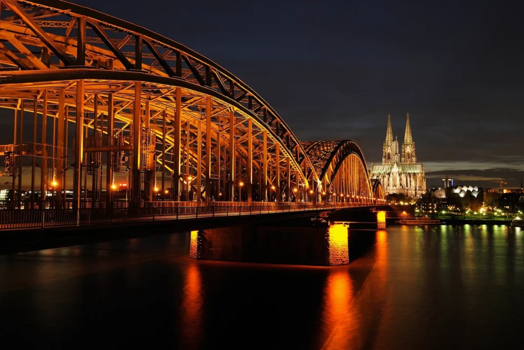 Niemcy - widok nocny - most i katedra